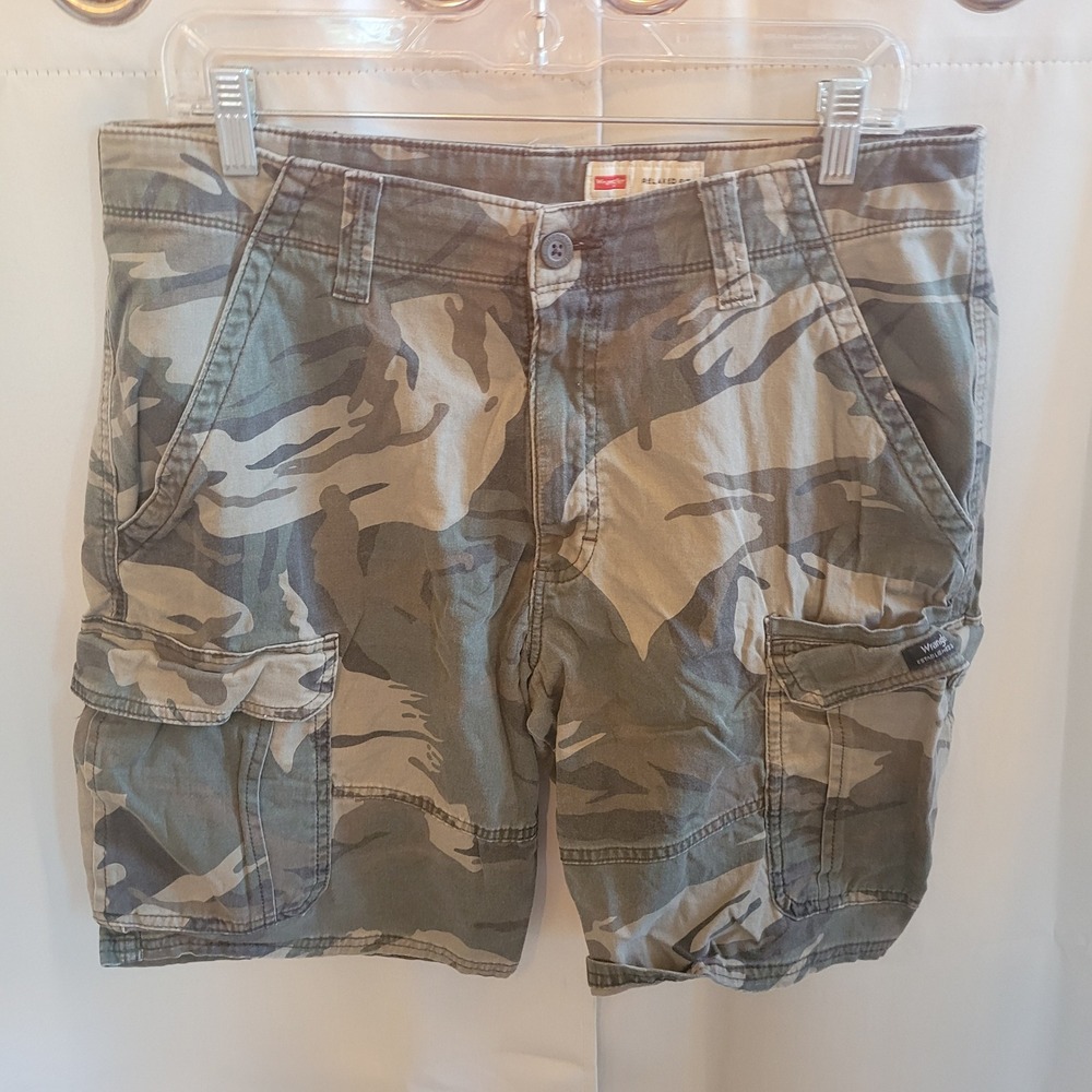 Wrangler Mens Cargo Shorts 33 (fits 34) Camo Relaxed Fit Stretch Military 21650